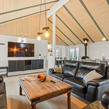 Holiday home Eftim - 500m From The Sea By Interhome