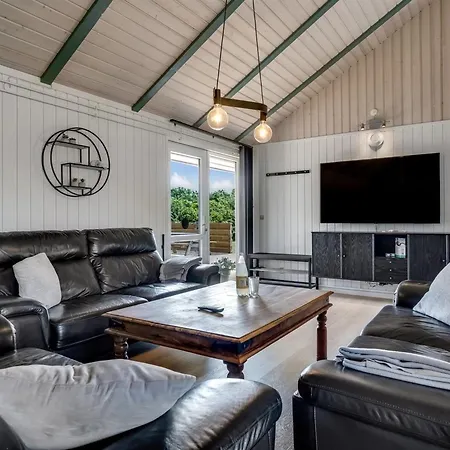 Eftim - 500m From The Sea By Interhome *