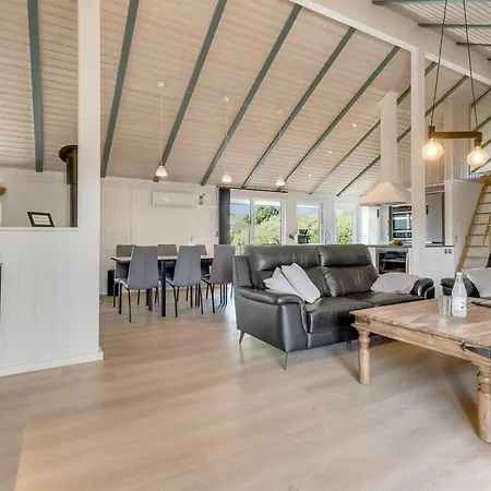 Eftim - 500m From The Sea By Interhome *